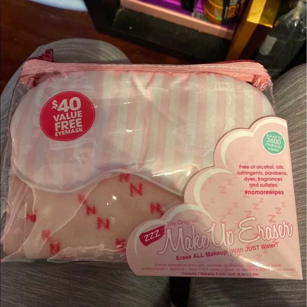 Makeup eraser